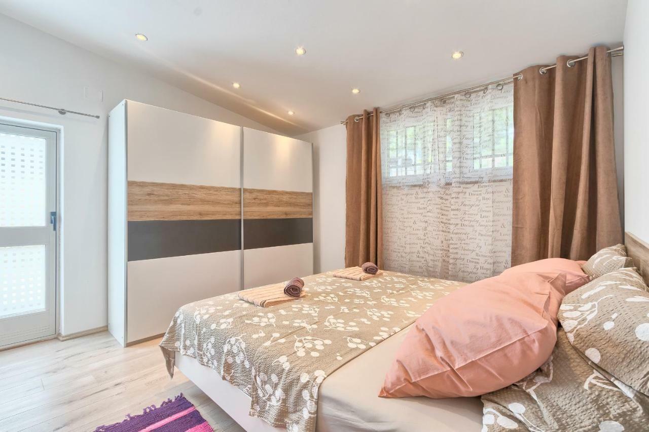 Wellness Apartman Kaiser Пула Екстер'єр фото
